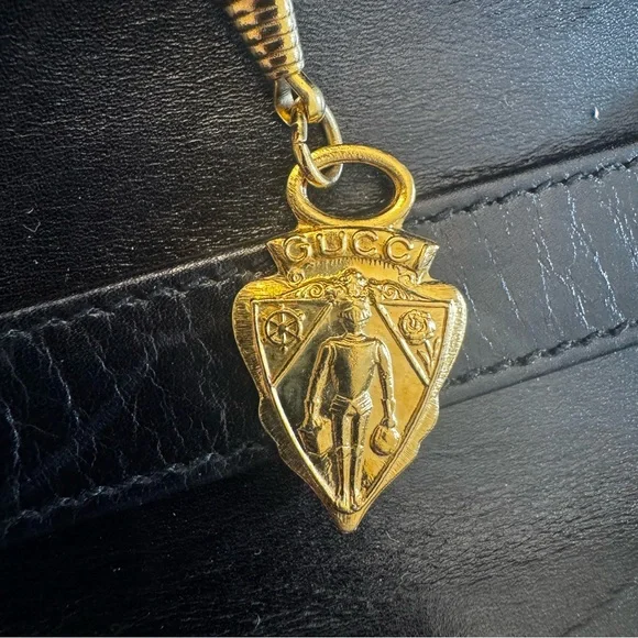 Vintage 1970s Gucci Black Patent Leather Clutch/ Adjustable Strap Bag - Picture 8 of 11